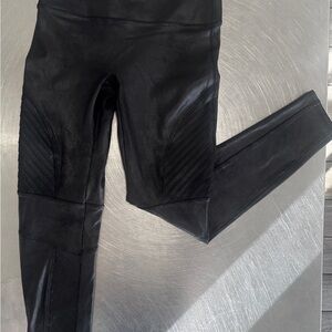 SPANX Shiny Black Leggings-Sz Large